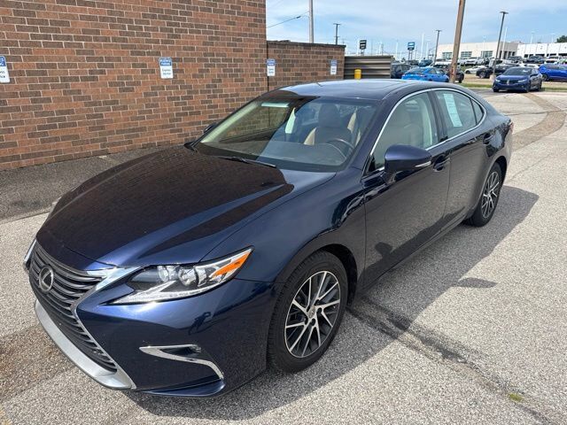 2016 LEXUS ES