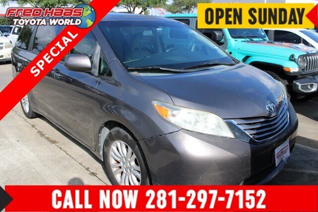 2015 TOYOTA Sienna