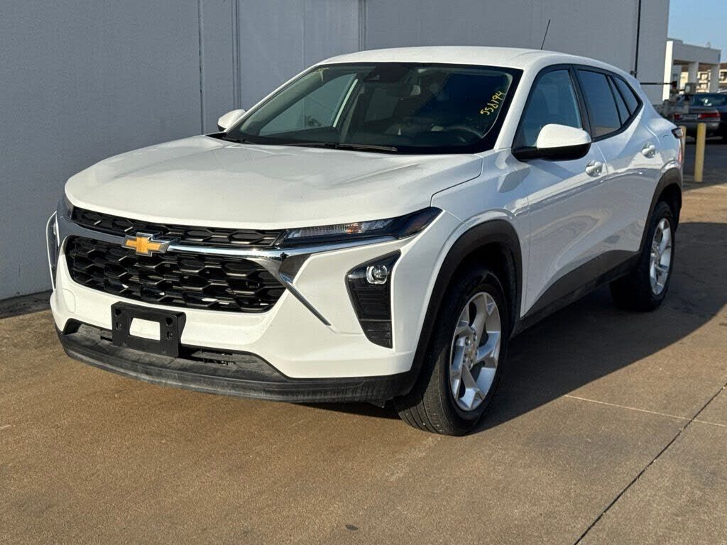 2026 CHEVROLET Trax