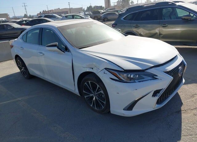 2025 LEXUS ES