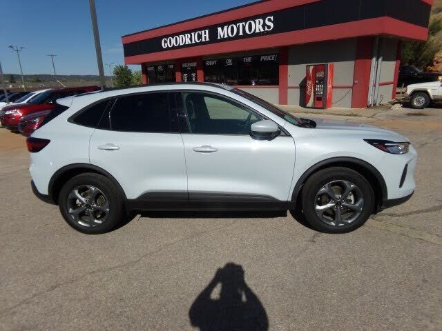 2025 FORD Escape