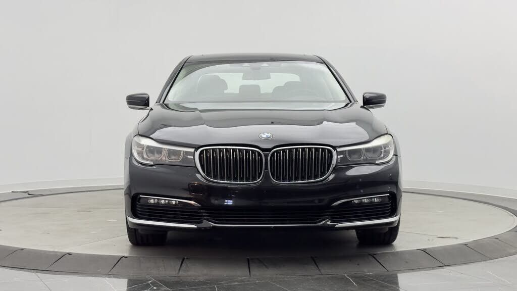 2018 BMW 740i