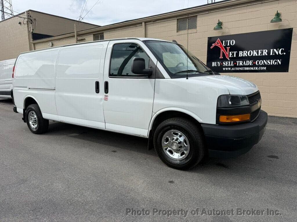 2019 CHEVROLET Express
