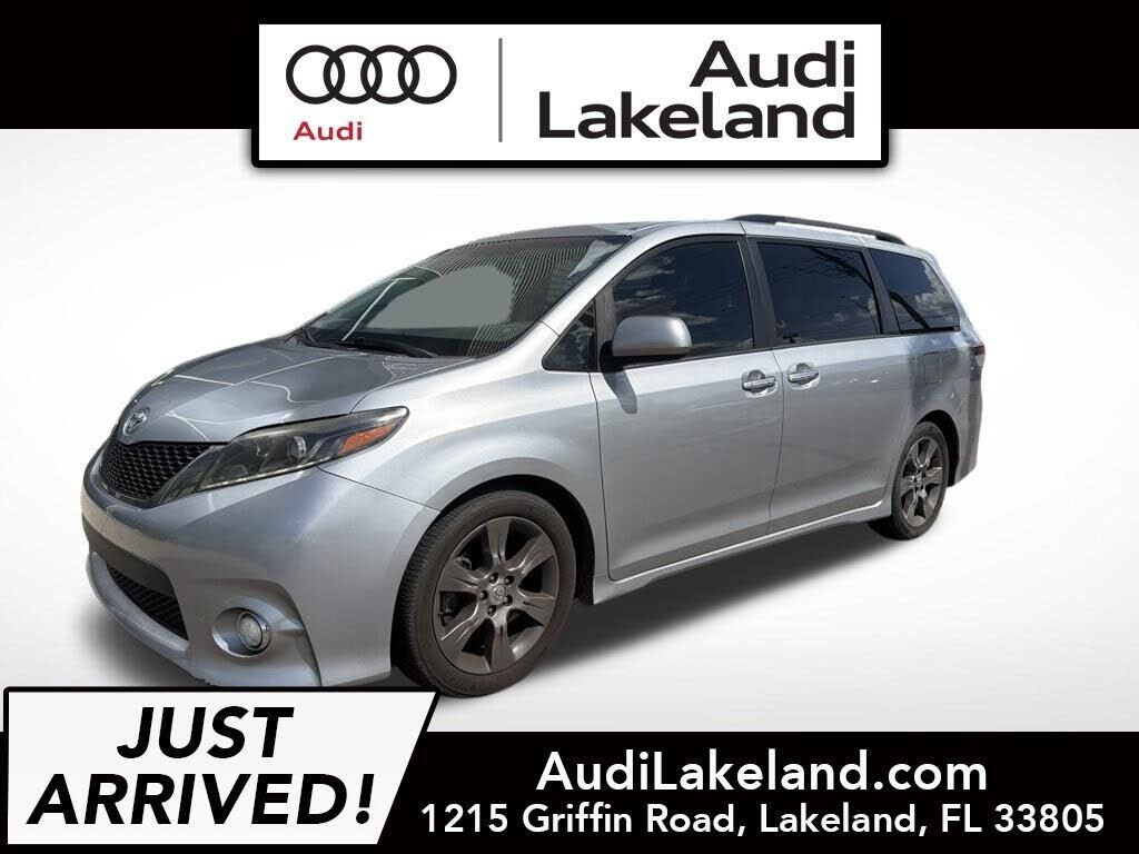 2016 TOYOTA Sienna