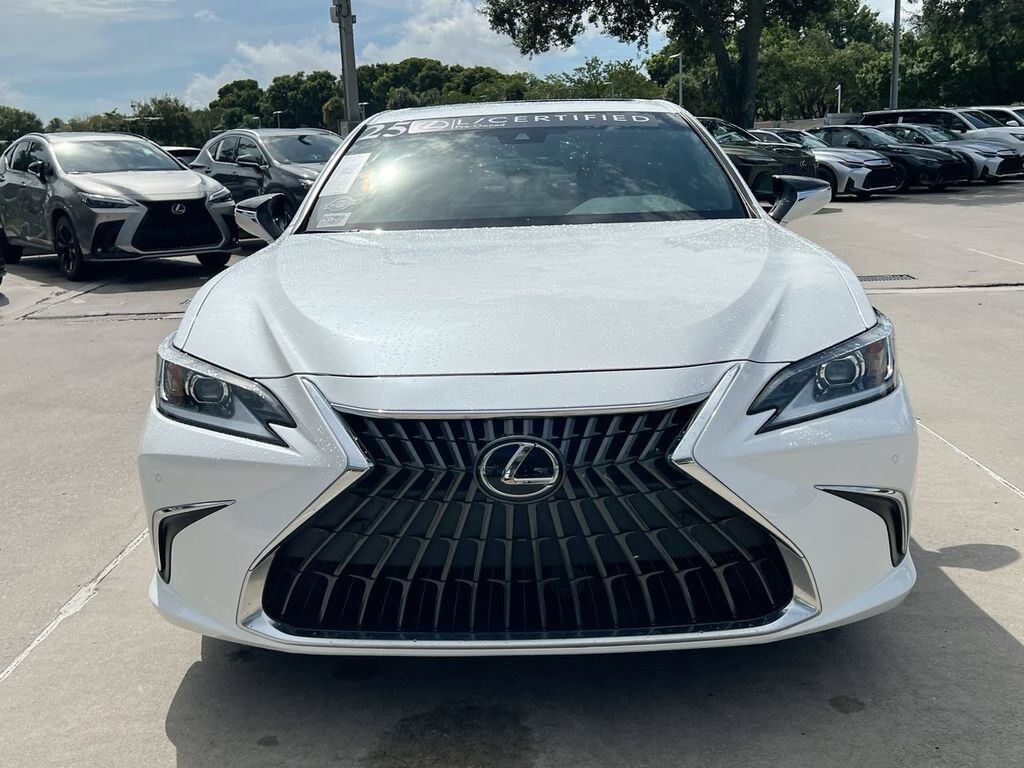 2025 Lexus ES