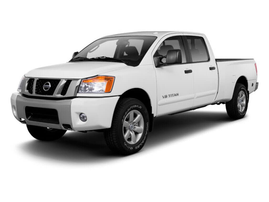 2013 NISSAN Titan