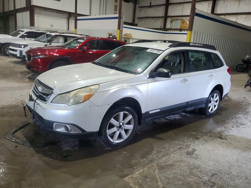 2011 SUBARU Outback