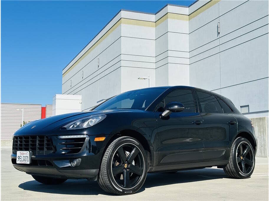 2018 PORSCHE Macan