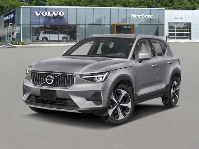 2026 VOLVO XC40