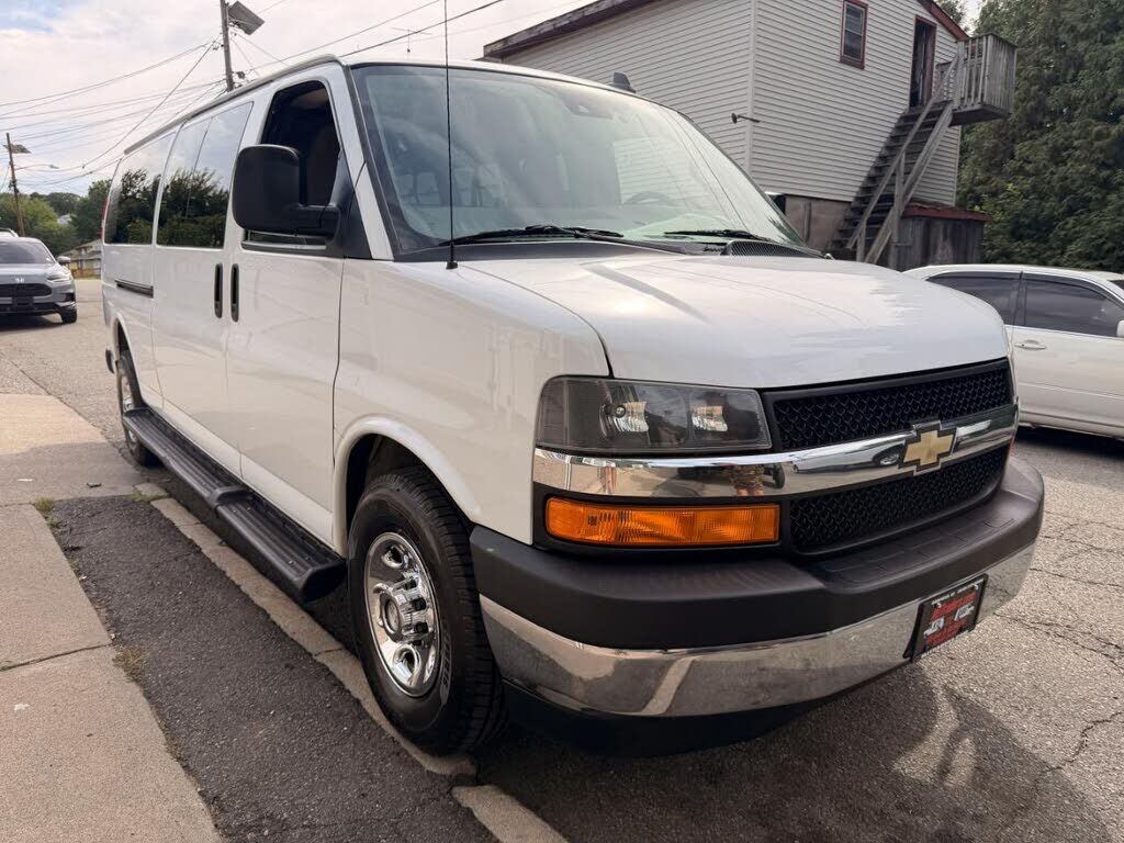 2020 CHEVROLET Express