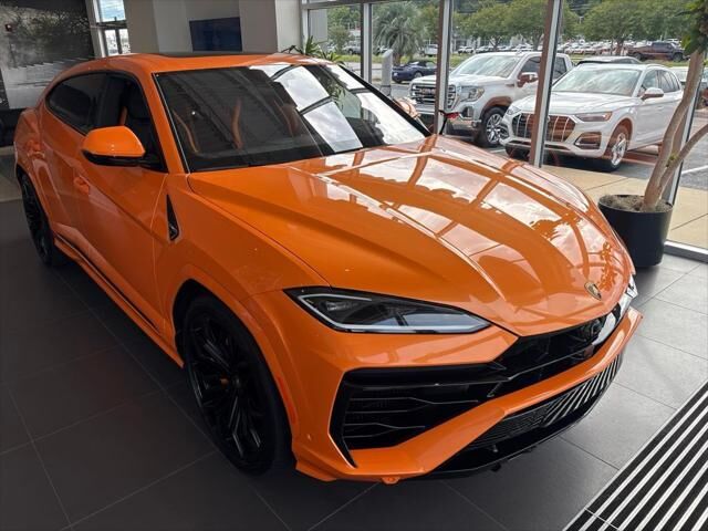 2025 LAMBORGHINI URUS