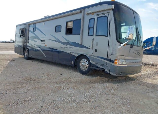 2004 FREIGHTLINER XC Chassis