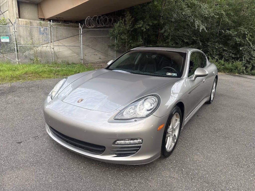 2011 PORSCHE Panamera