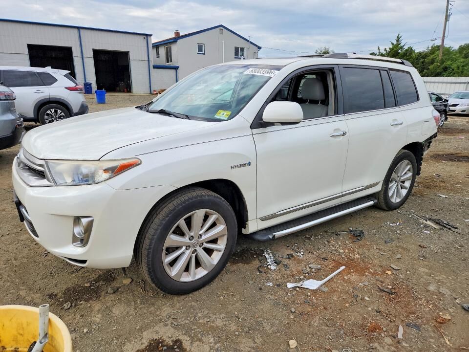 2013 TOYOTA Highlander