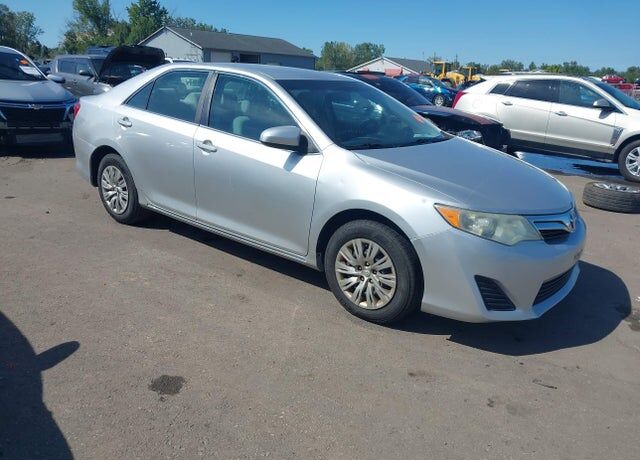 2013 TOYOTA Camry