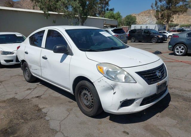 2013 NISSAN Versa