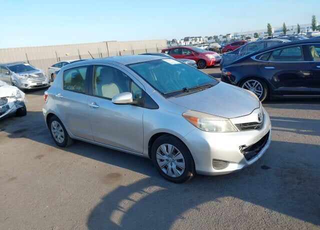 2013 TOYOTA Yaris