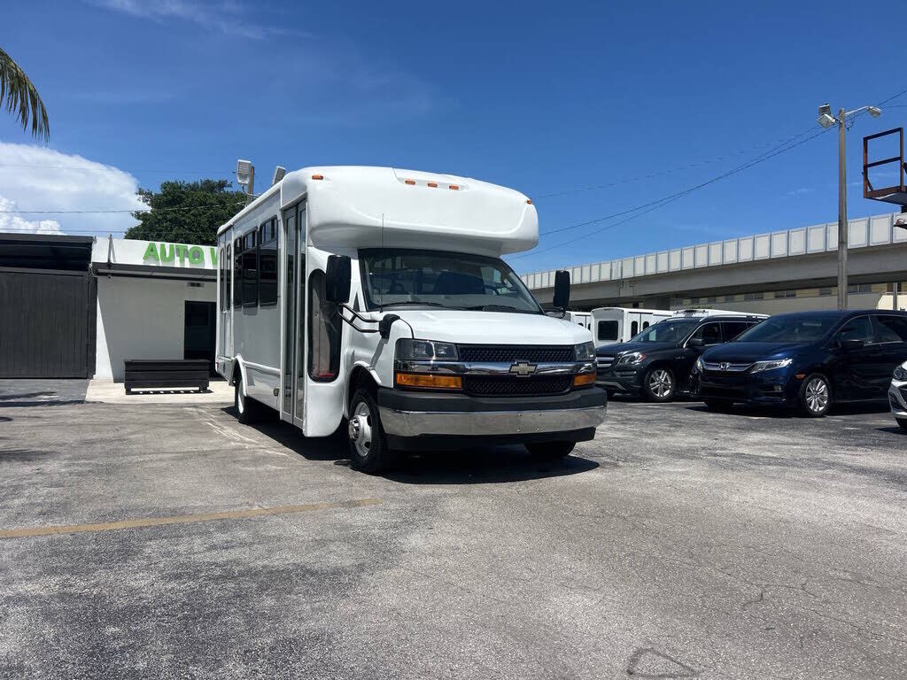 2022 CHEVROLET Express