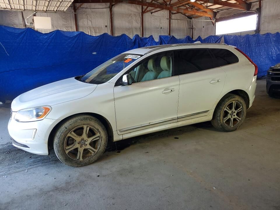 2015 VOLVO XC60