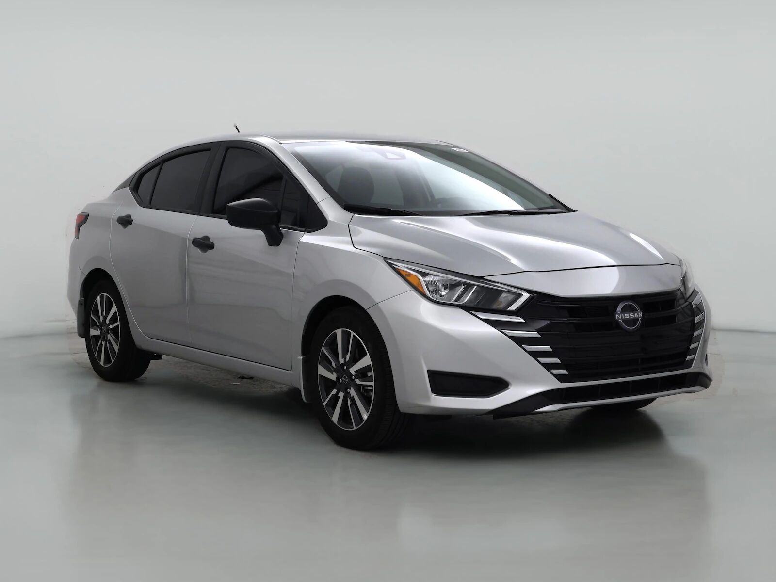 2024 NISSAN Versa