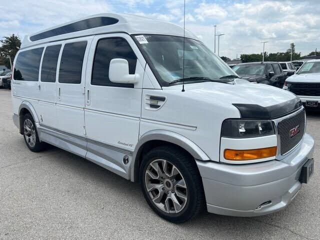 2022 GMC Savana