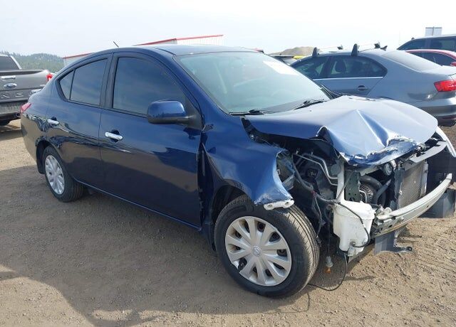 2013 NISSAN Versa