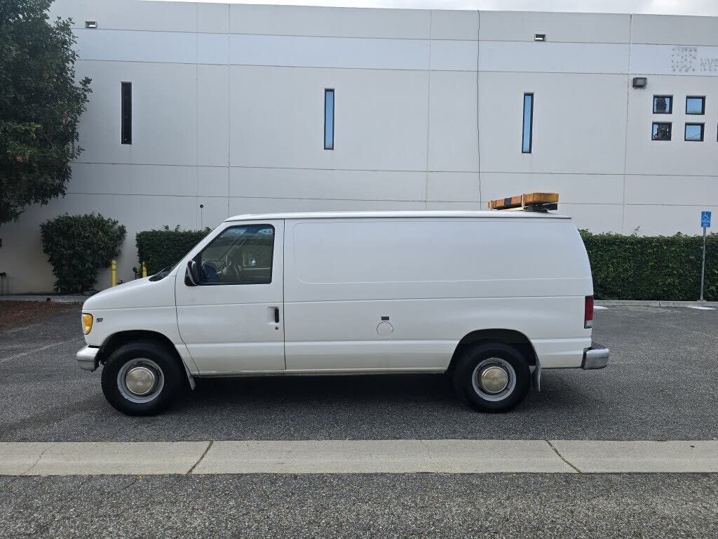 2001 FORD E-350