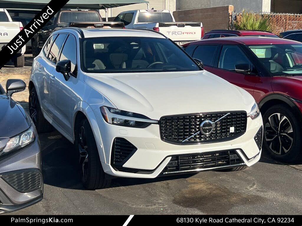 2022 VOLVO XC60