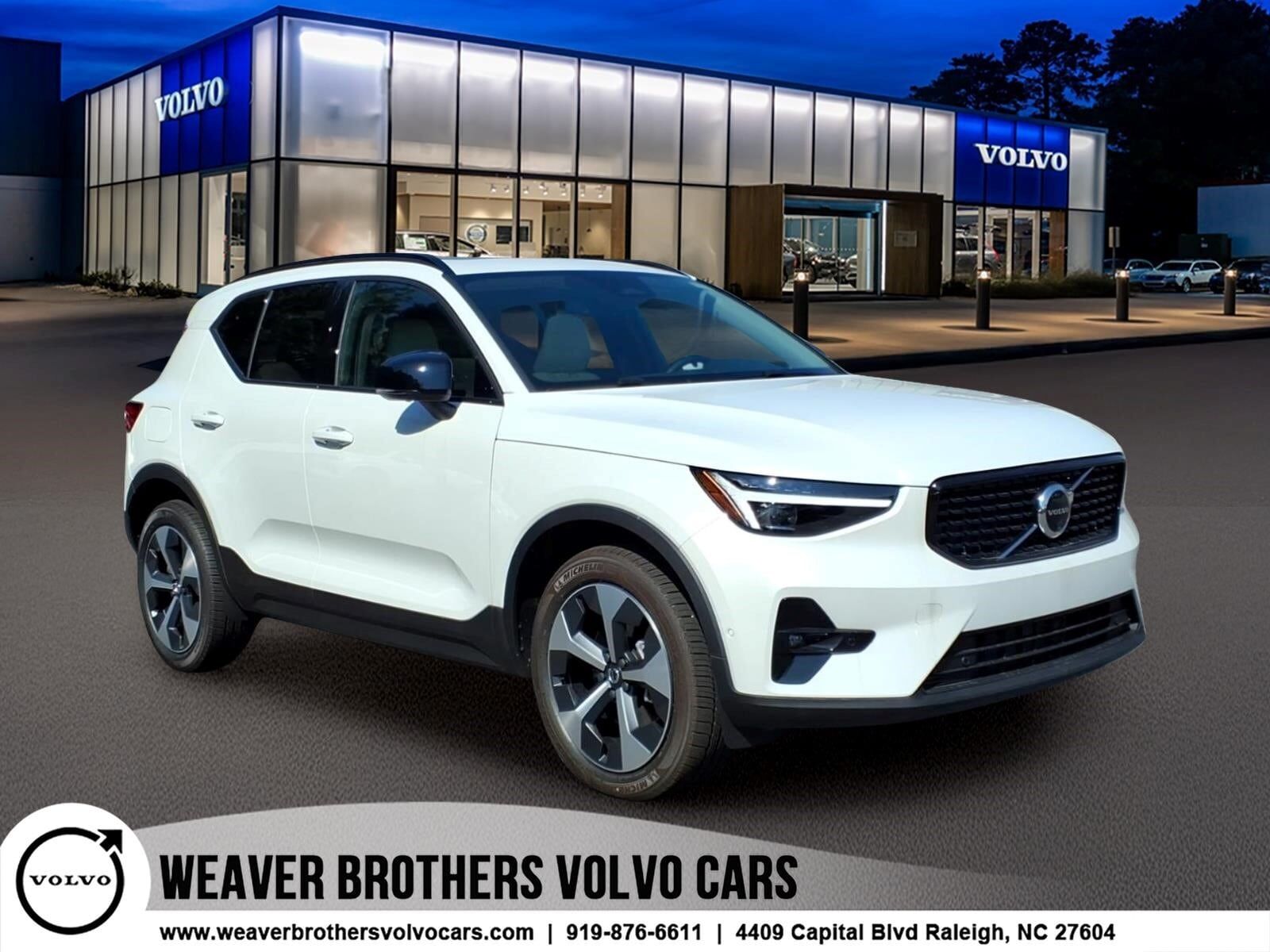 2026 VOLVO XC40
