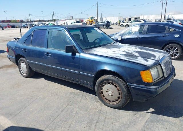 1987 MERCEDES-BENZ 260