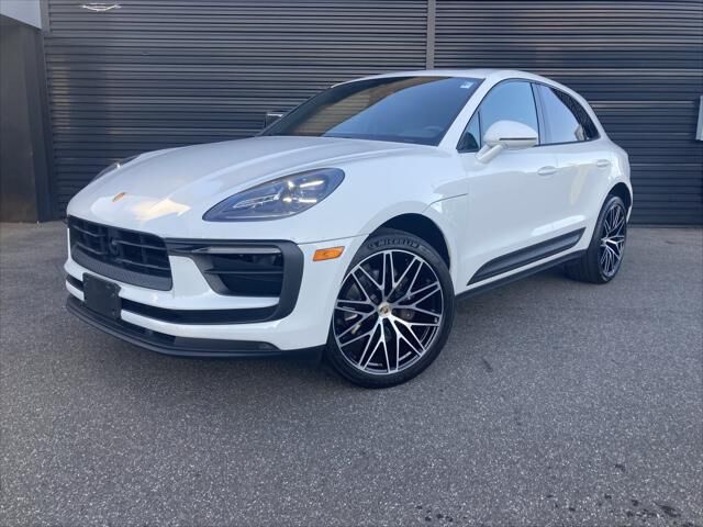 2023 PORSCHE Macan