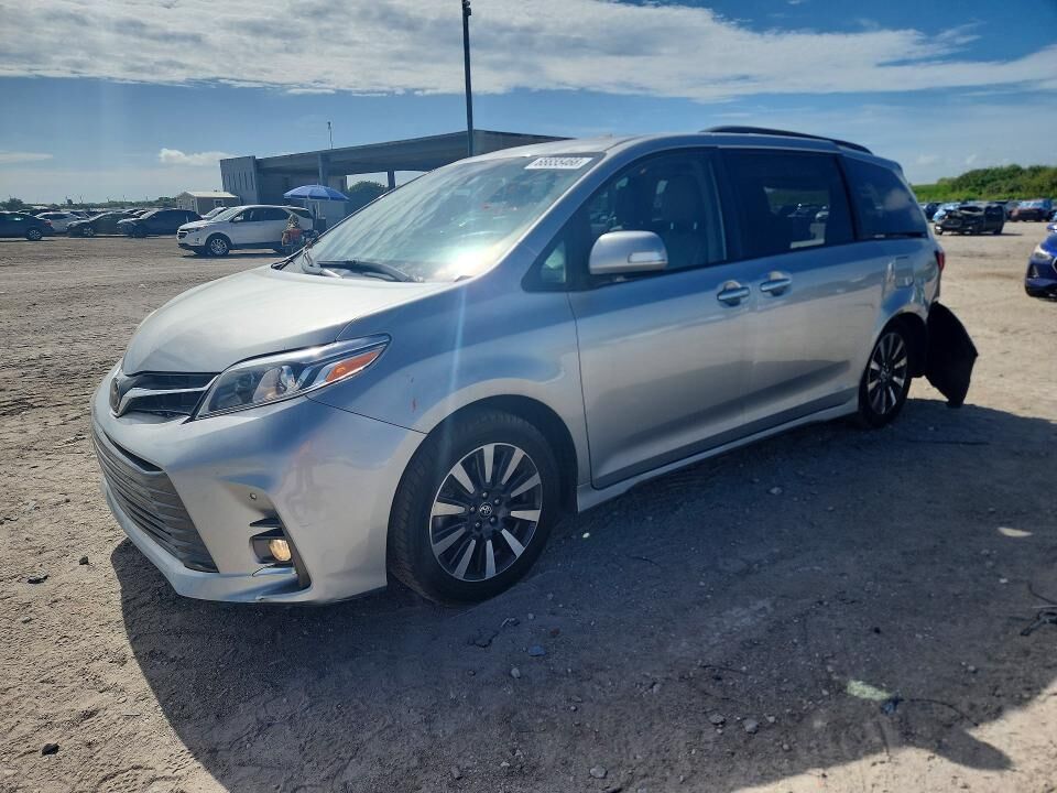 2019 TOYOTA Sienna