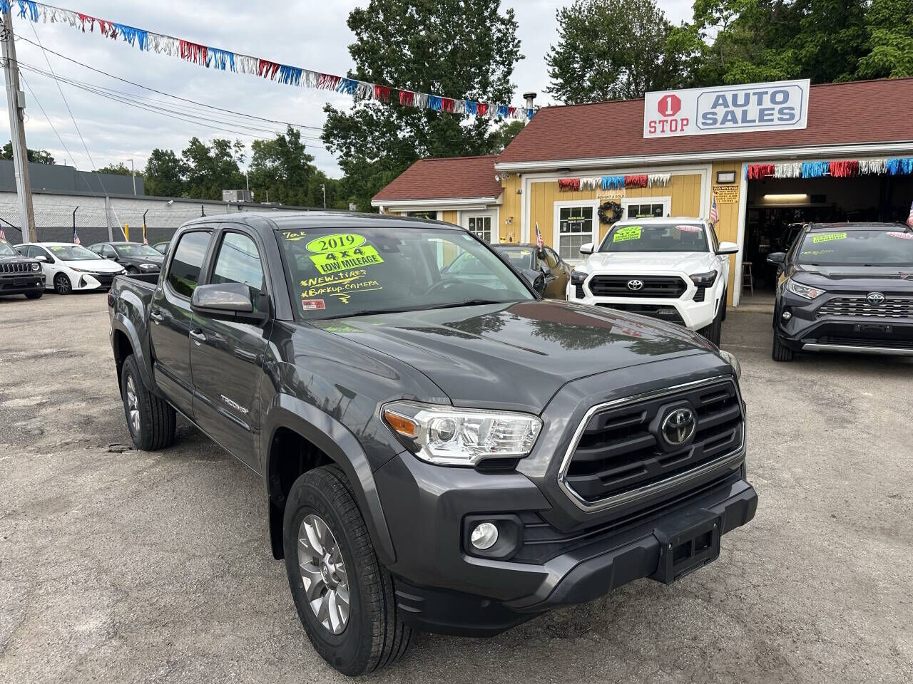 2019 TOYOTA Tacoma