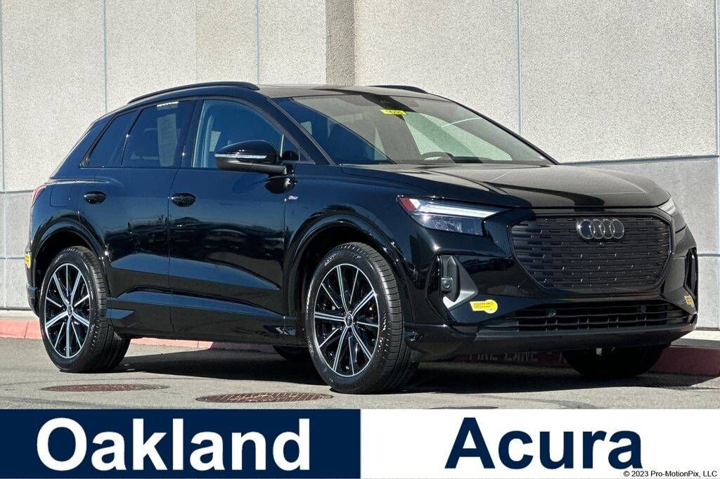 2022 AUDI Q4