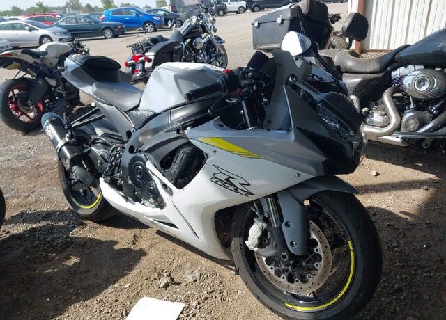 2022 SUZUKI GSX-R600