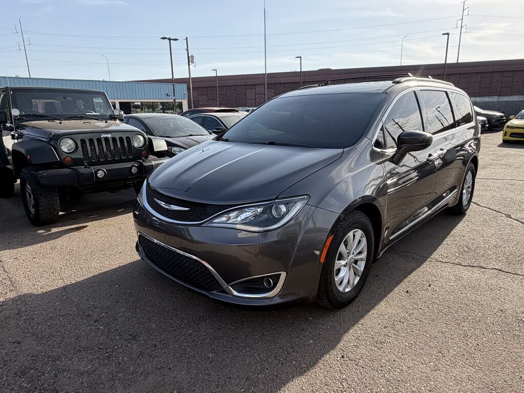 2017 CHRYSLER Pacifica