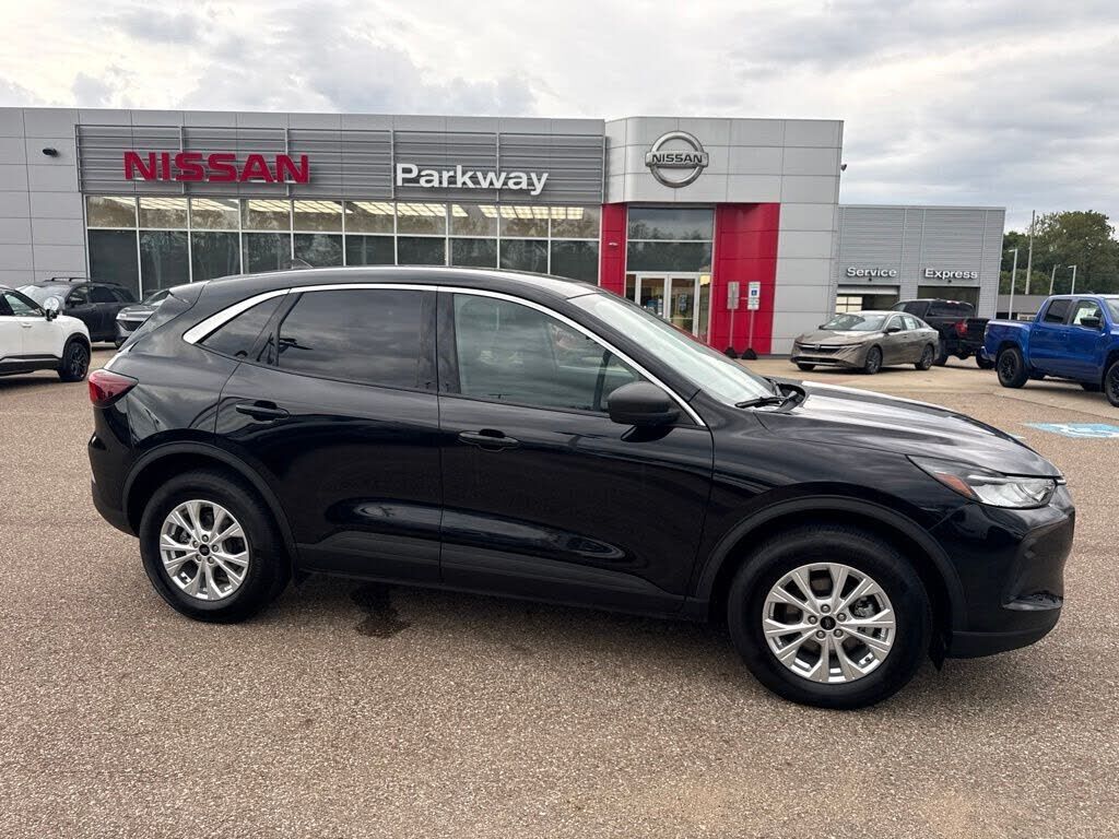 2024 FORD Escape