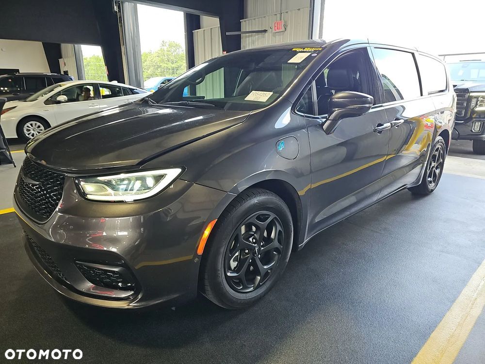 2022 CHRYSLER Pacifica
