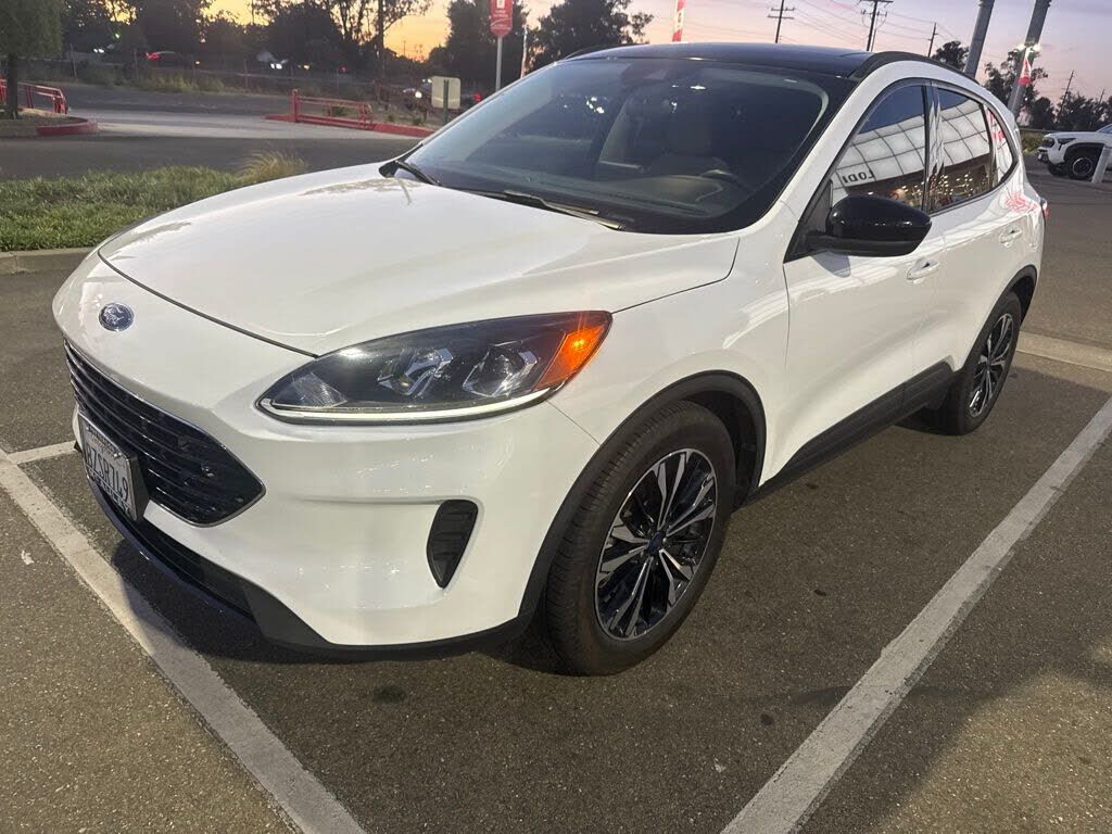 2021 FORD Escape
