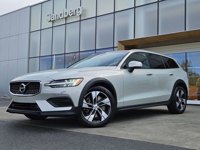 2020 VOLVO V60CC