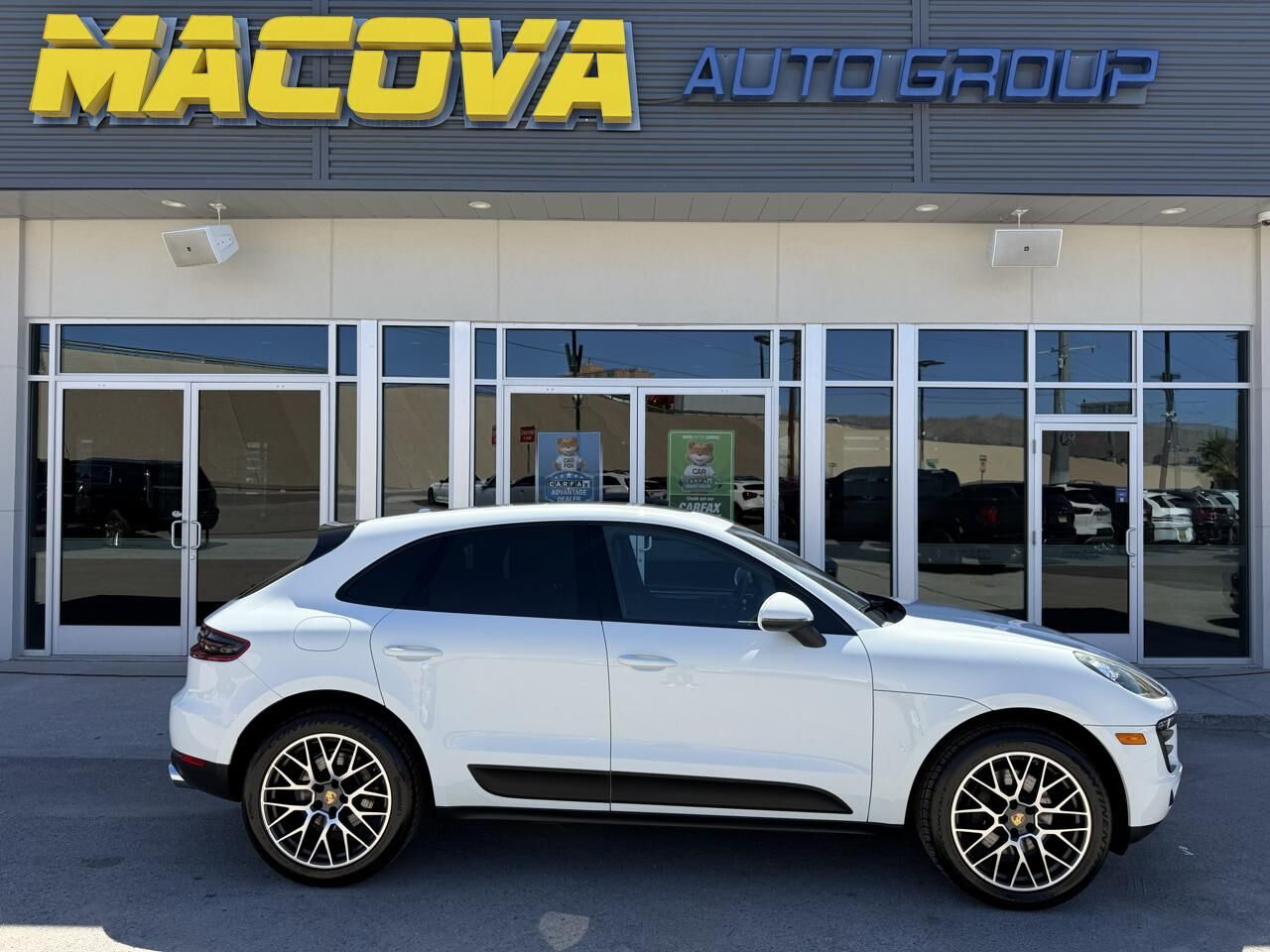 2018 PORSCHE Macan