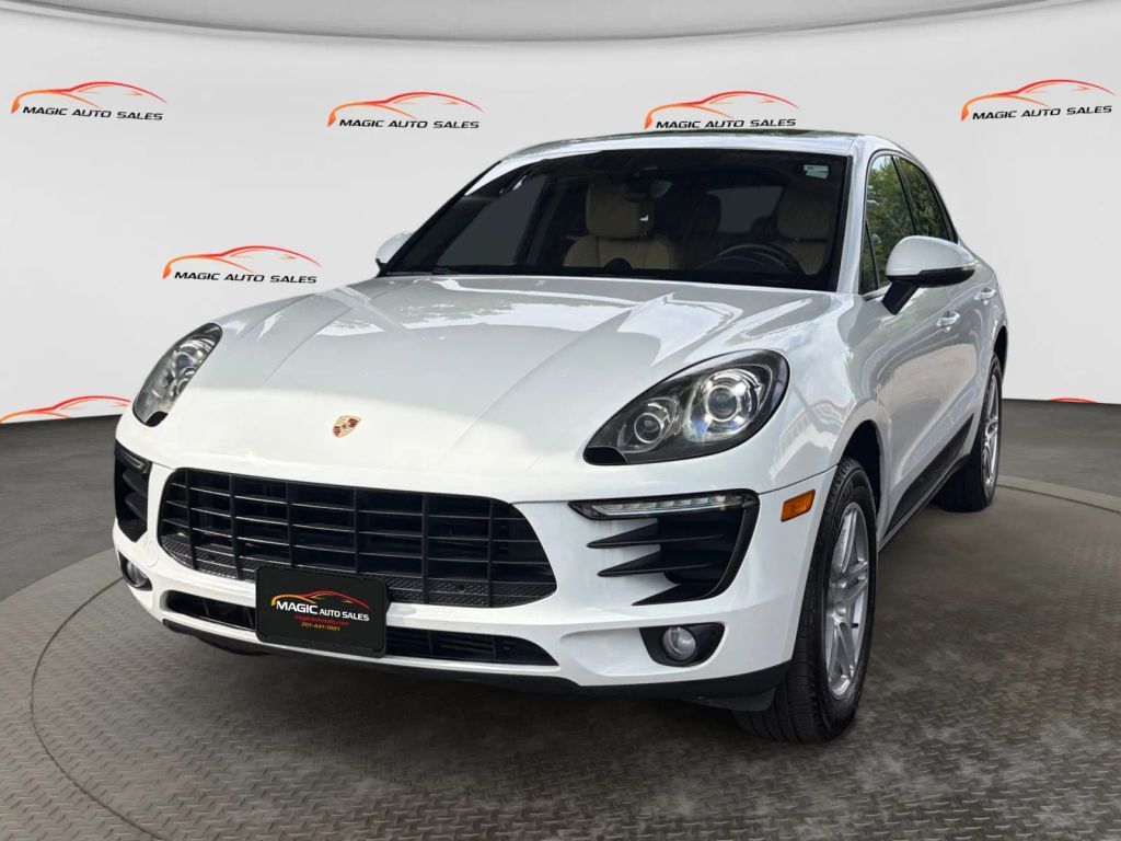 2017 PORSCHE Macan