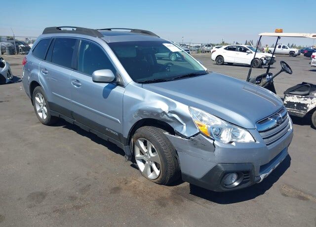 2013 SUBARU Outback