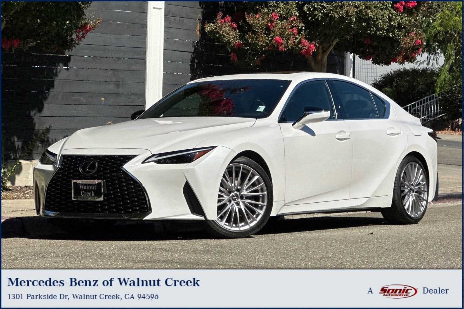 2023 LEXUS IS