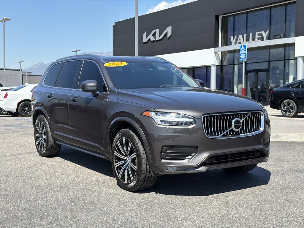 2023 VOLVO XC90