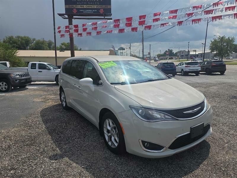 2019 CHRYSLER Pacifica