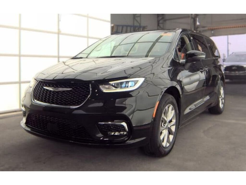 2023 CHRYSLER Pacifica