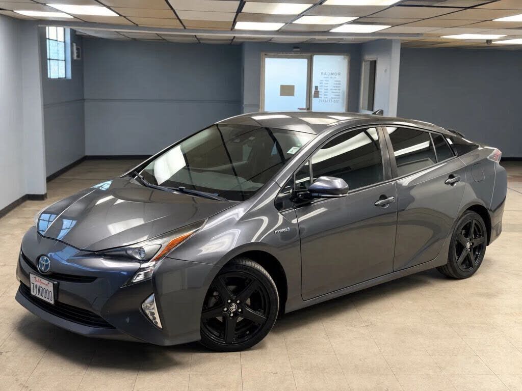 2016 TOYOTA PRIUS