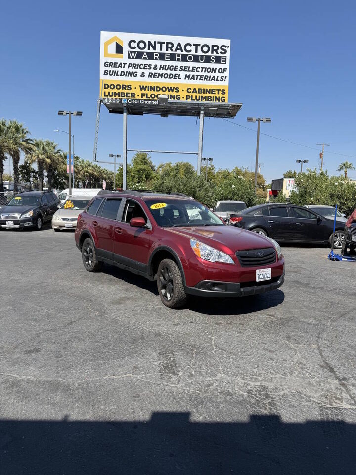 2012 SUBARU Outback