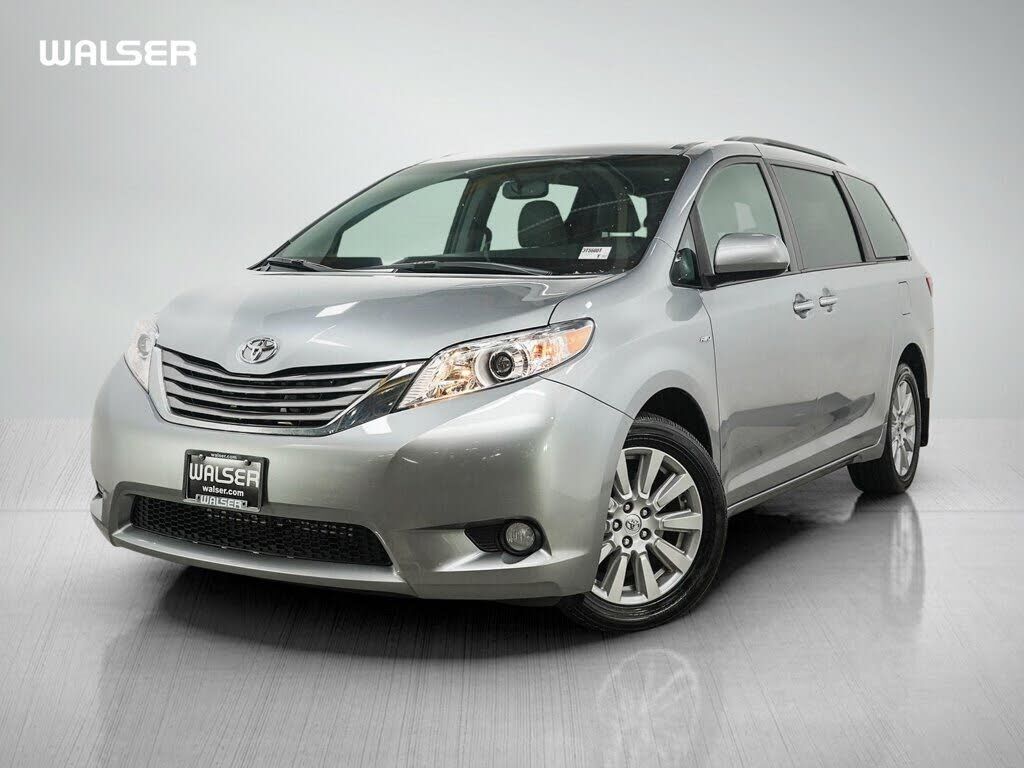 2017 TOYOTA Sienna